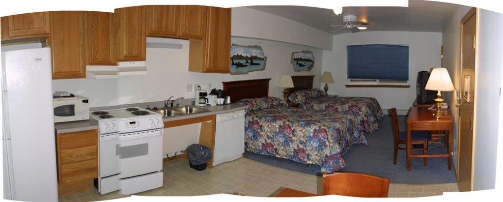 Frontier Suites Hotel In 朱诺 外观 照片