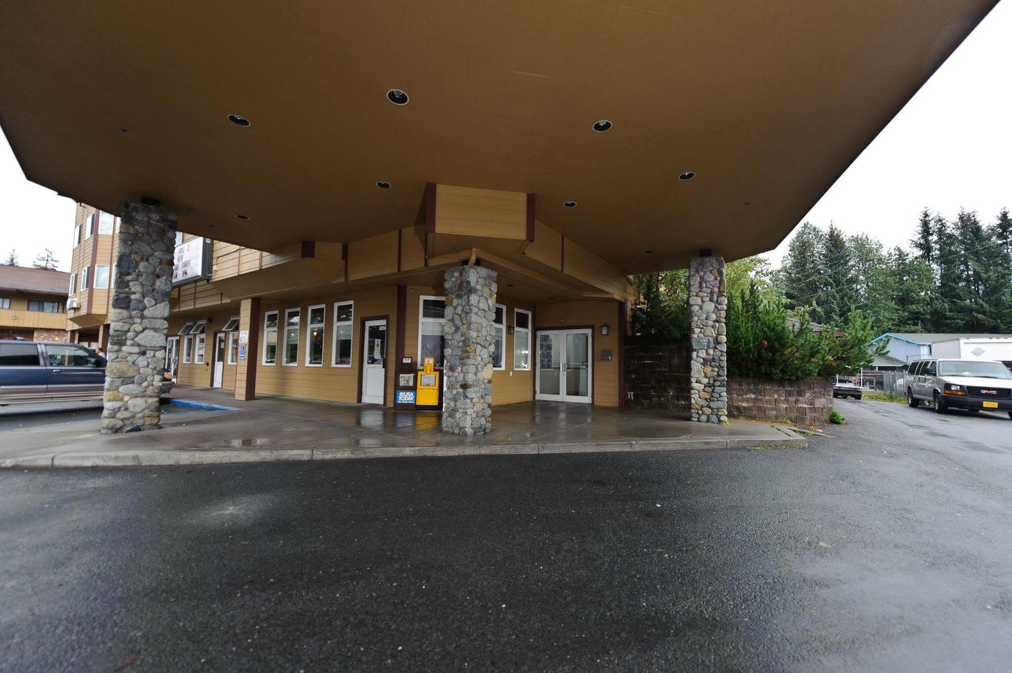 Frontier Suites Hotel In 朱诺 外观 照片