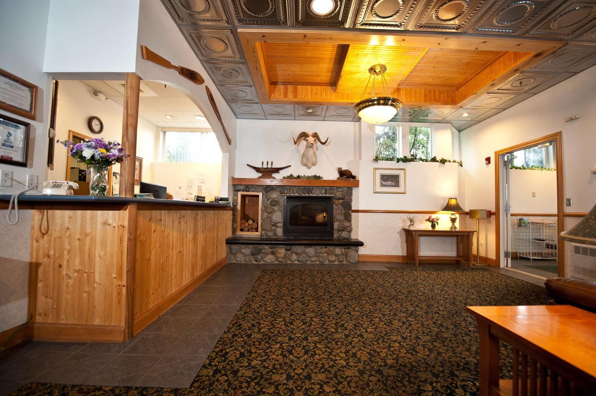 Frontier Suites Hotel In 朱诺 外观 照片