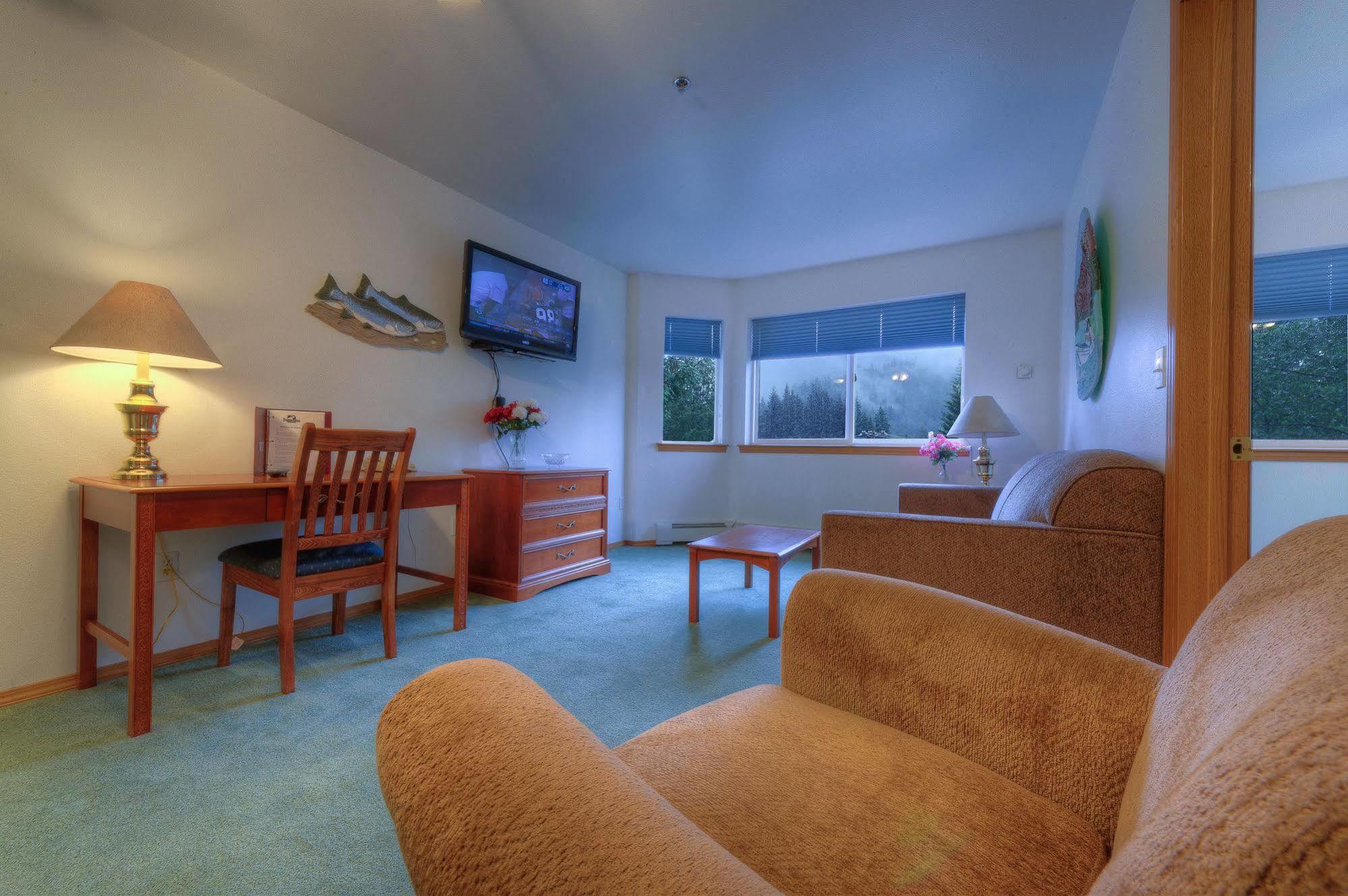 Frontier Suites Hotel In 朱诺 外观 照片
