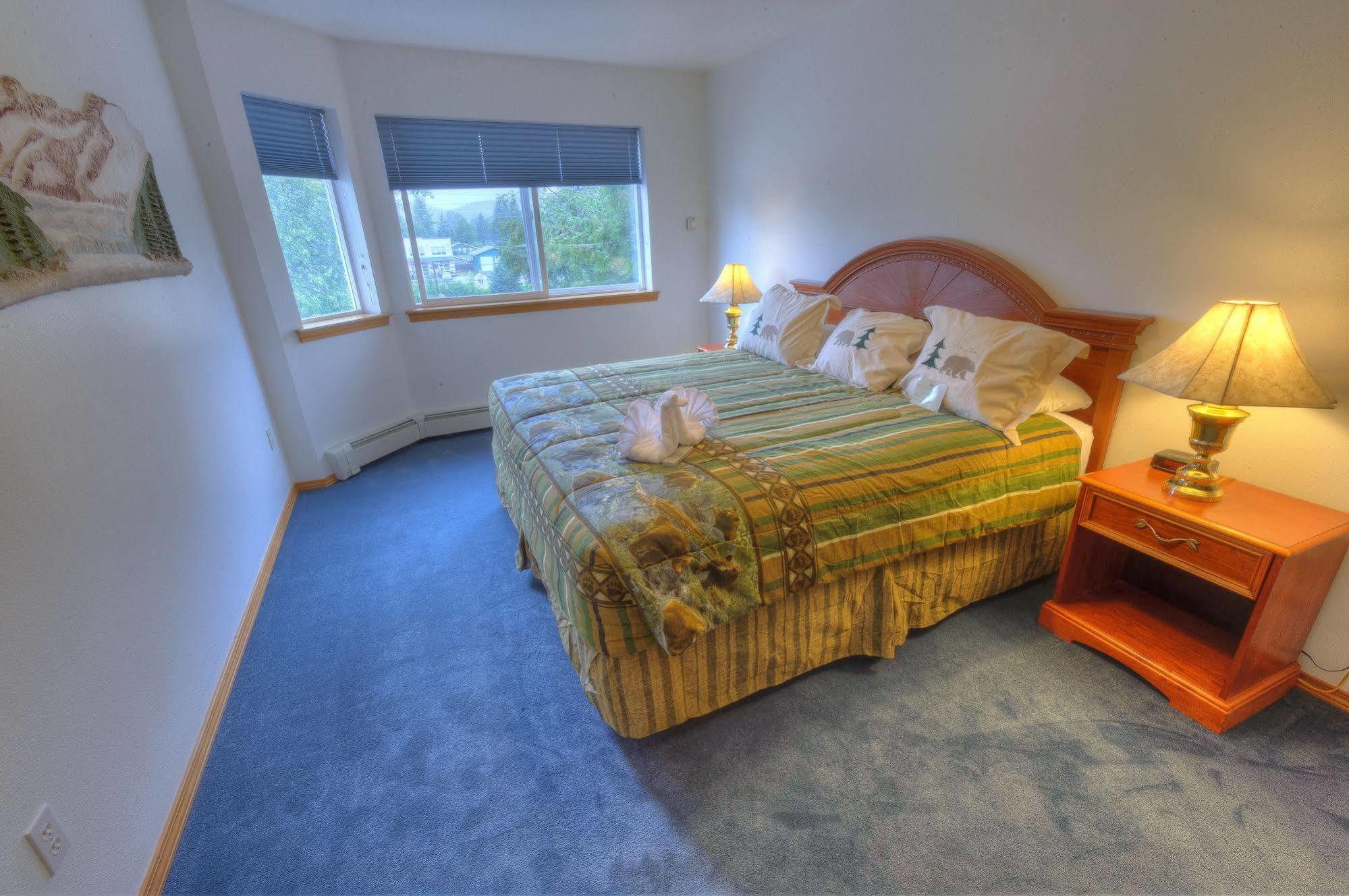 Frontier Suites Hotel In 朱诺 外观 照片